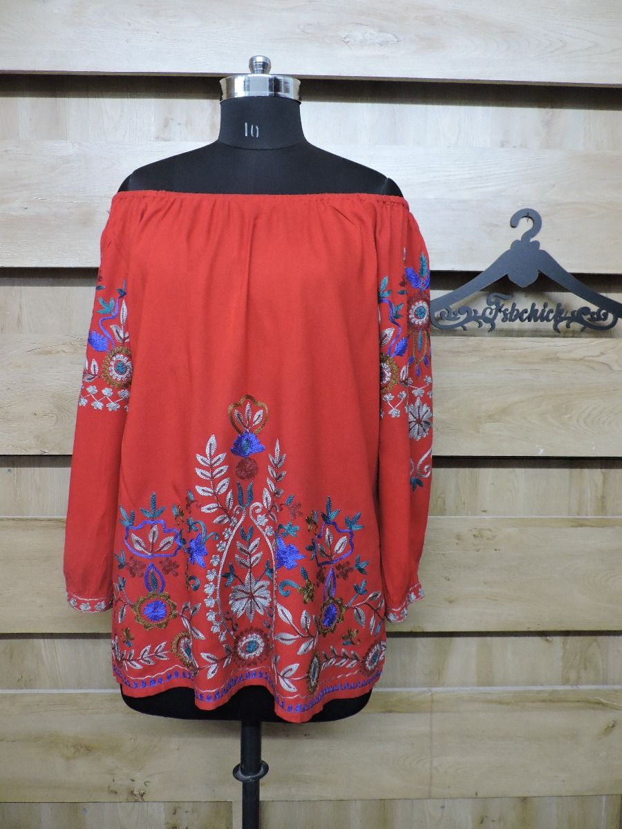 GREAT FINDS EMBROIDERED TOP